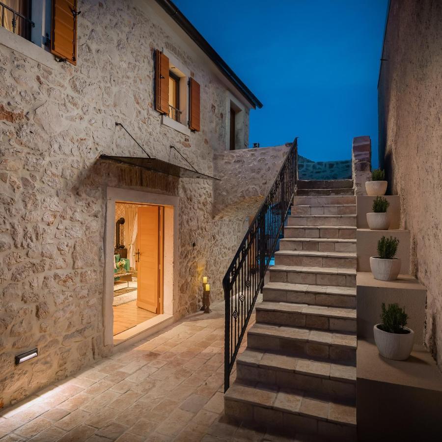Villa Kameni Dvori Sveti Filip i Jakov Exterior photo